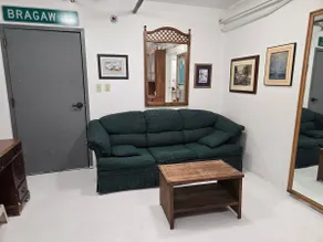 Arbor du Nord Studio Basement Apartment - Image 2