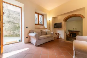 House 3-bedroom home 8 min from Ortasangiulio - Image 3