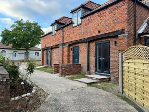 Charming 4 bed Cottage - Image 2