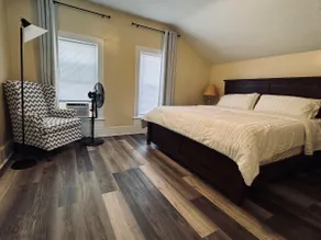 Cozy 4 Bedroom House near the lake - Image 5