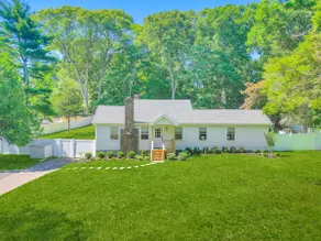 White Cottage East Setauket - Image 3