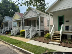 Pink & Dreamy Mardi Gras Cottage - Image 5
