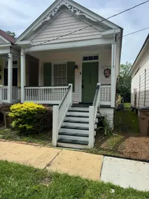 Pink & Dreamy Mardi Gras Cottage - Image 4