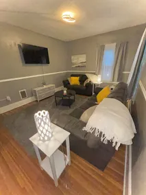 Maplewood Suite w/ outdoor deck - Image 2