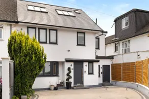 Spacious 6BR Home Sleeps 12 Free Parking - Garden - Image 5