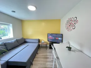 Top Choice 2 Bed Garden Suite–Save on Long Stays! - Image 4