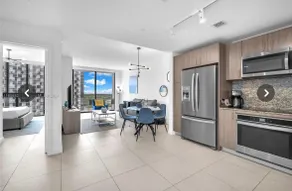Miami Vibes Apartment - Image 5