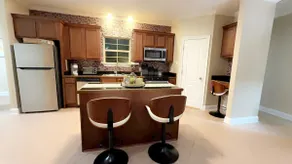 3Bd/2Bth 5 beds by Shopping mall - Image 2