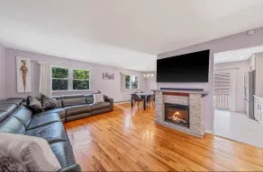 Modern Family Retreat! - Image 4