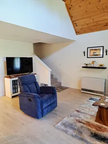 Cozy Sunshine Lake Cottage - Image 5