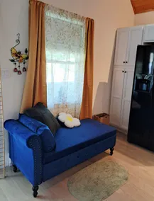 Cozy Sunshine Lake Cottage - Image 4
