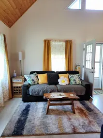 Cozy Sunshine Lake Cottage - Image 3