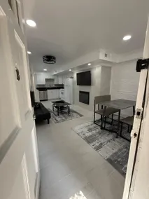 Newly Remodeled 1 BR near the convention center - Image 2