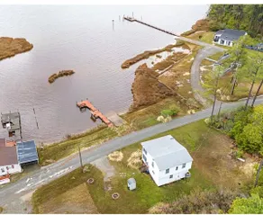 Waterfront Paradise at the Little Oyster Oasis - Image 4