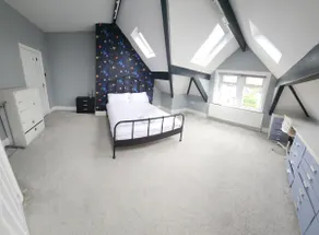 7 bedroom (13 guests) Apartment near BRI Hospital - Image 3