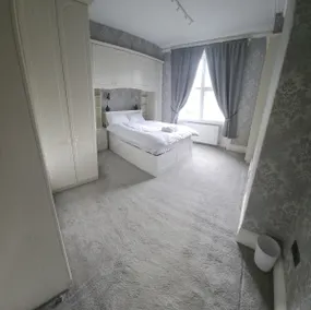 7 bedroom (13 guests) Apartment near BRI Hospital - Image 4