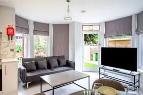 Fast-Wifi|Parking|SelfCheckin|Hospital|Sleeps5 - Image 2