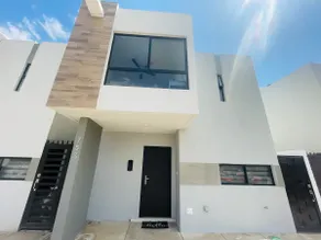 House in a residential area - Image 3