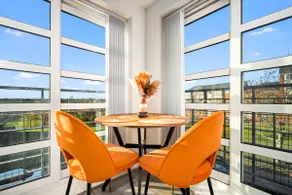 Dote Haven Stylish 2 Bed Apartment - Free Parking and Free High Speed WIFI - Image 5