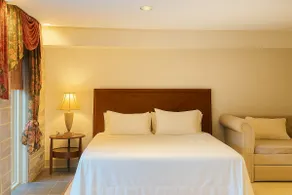 Zen Suite-5 mins to DT,Softened water,Free Pkg,EV - Image 5