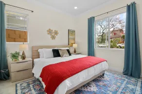 Spacious Luxe Coastal Escape | Downtown Long Beach - Image 4