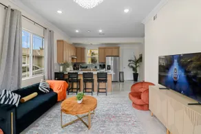 Spacious Luxe Coastal Escape | Downtown Long Beach - Image 3