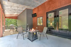 Back 40 - Hillside Rideaway - Image 4