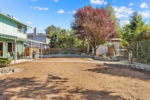 Bright & Spacious 5BR Home | Heart of Kent - Image 4