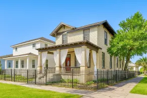 Massive Porch Paradise - 5 mins to DT - Image 4