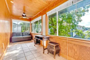 Massive Porch Paradise - 5 mins to DT - Image 5