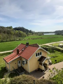Yellow Villa Rörbäck - Image 2