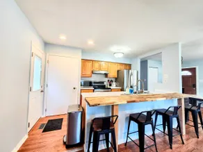 Charming Stay Near the Bay- w/Beach Passes! - Image 5