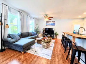 Charming Stay Near the Bay- w/Beach Passes! - Image 2