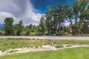 3 BR Townhome with fireplace, deck, mountain views - Image 5