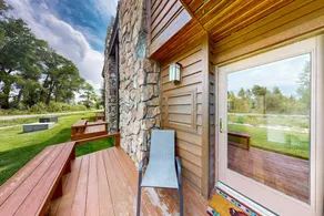 3 BR Townhome with fireplace, deck, mountain views - Image 4
