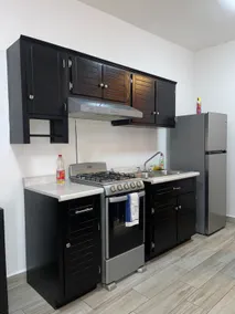 Cozy Downtown Apartment. - Image 2