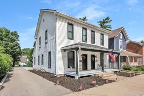 Miller House- Modern Remodel 2BR Historic Townhome - Image 3