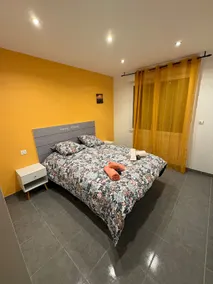 Village house - Image 3