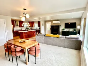 Luxury Lakeview Home, AC, Spa Tub, Bidet, Sleeps 8 - Image 3
