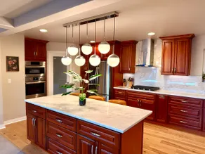 Luxury Lakeview Home, AC, Spa Tub, Bidet, Sleeps 8 - Image 3