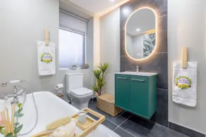 The Secret Garden, Donaghadee - The Hideaway - Lavish 3-Bedrooms and Stylish 5-Beds - Guests 7 - Hi-Speed Wi-Fi - Luxurious Hot Tub - Ample Free On-Street Parking - Spacious Premium Garden - Image 4