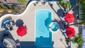 Panorama Peak Luxury Retreat - Image 3