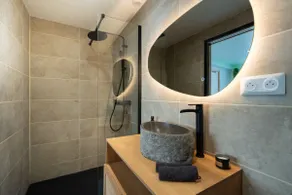 Love room Aubagne - Image 3