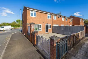 2 Free Park Space Driveway - Sleeps 8 (2 Ensuites) - Image 2
