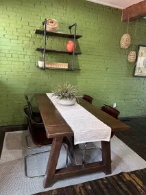 2BR Historic Carriage House Near Attractions - Image 5