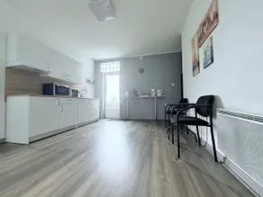 4 bedroom house - Image 2