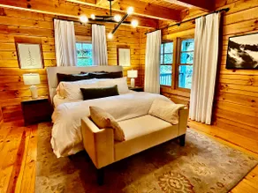 Lakeside Modern Retreat — Golf & Lake Club Access - Image 2