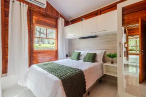 Lakefront Chalet with Home Theater and Club - Image 4