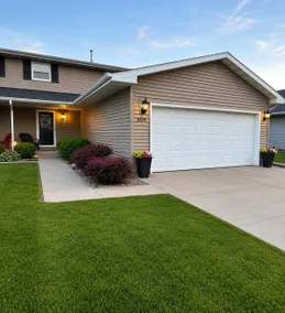 The Stonegate | 2 King Beds & Fenced Yard - Image 2