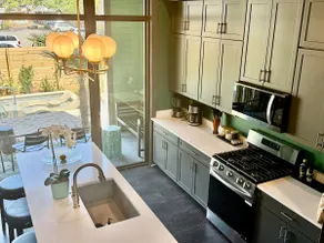The Pullman House Downtown #824 w/ Heated Pool - Image 4